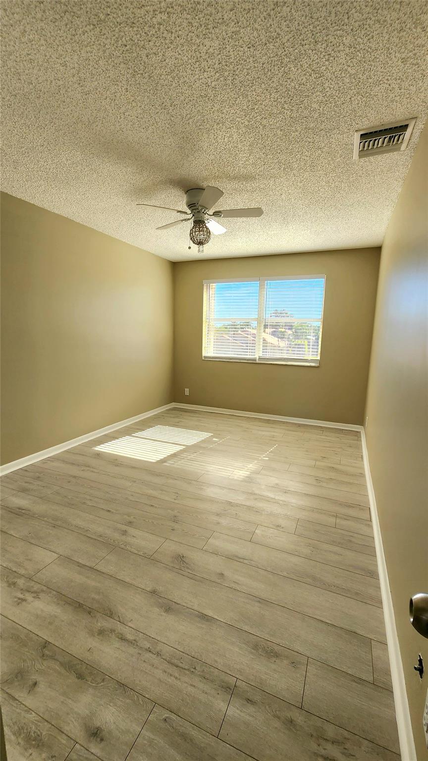 Rainbow Lakes Tr E - Residential Lease