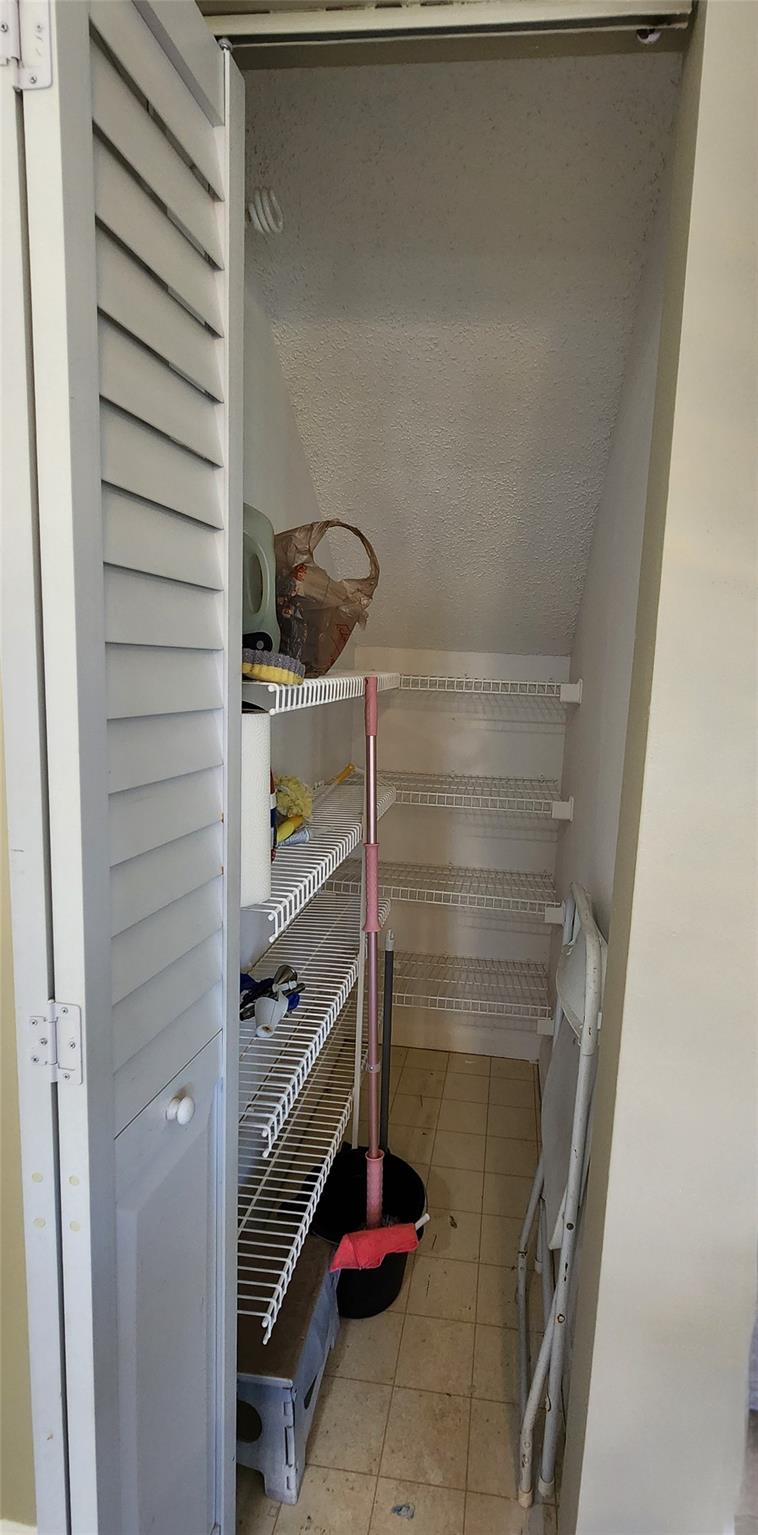 Rainbow Lakes Tr E - Residential Lease