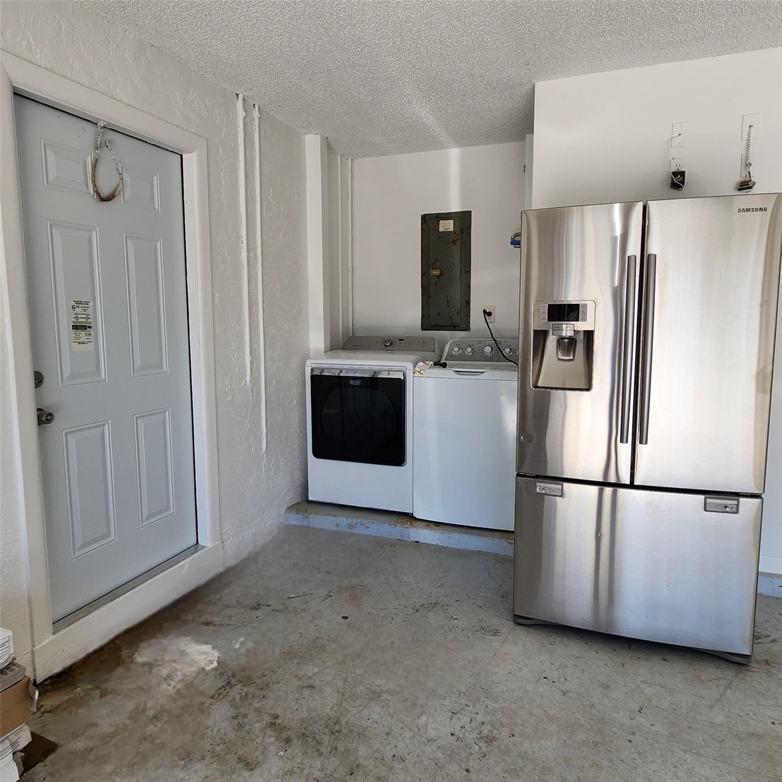 Rainbow Lakes Tr E - Residential Lease