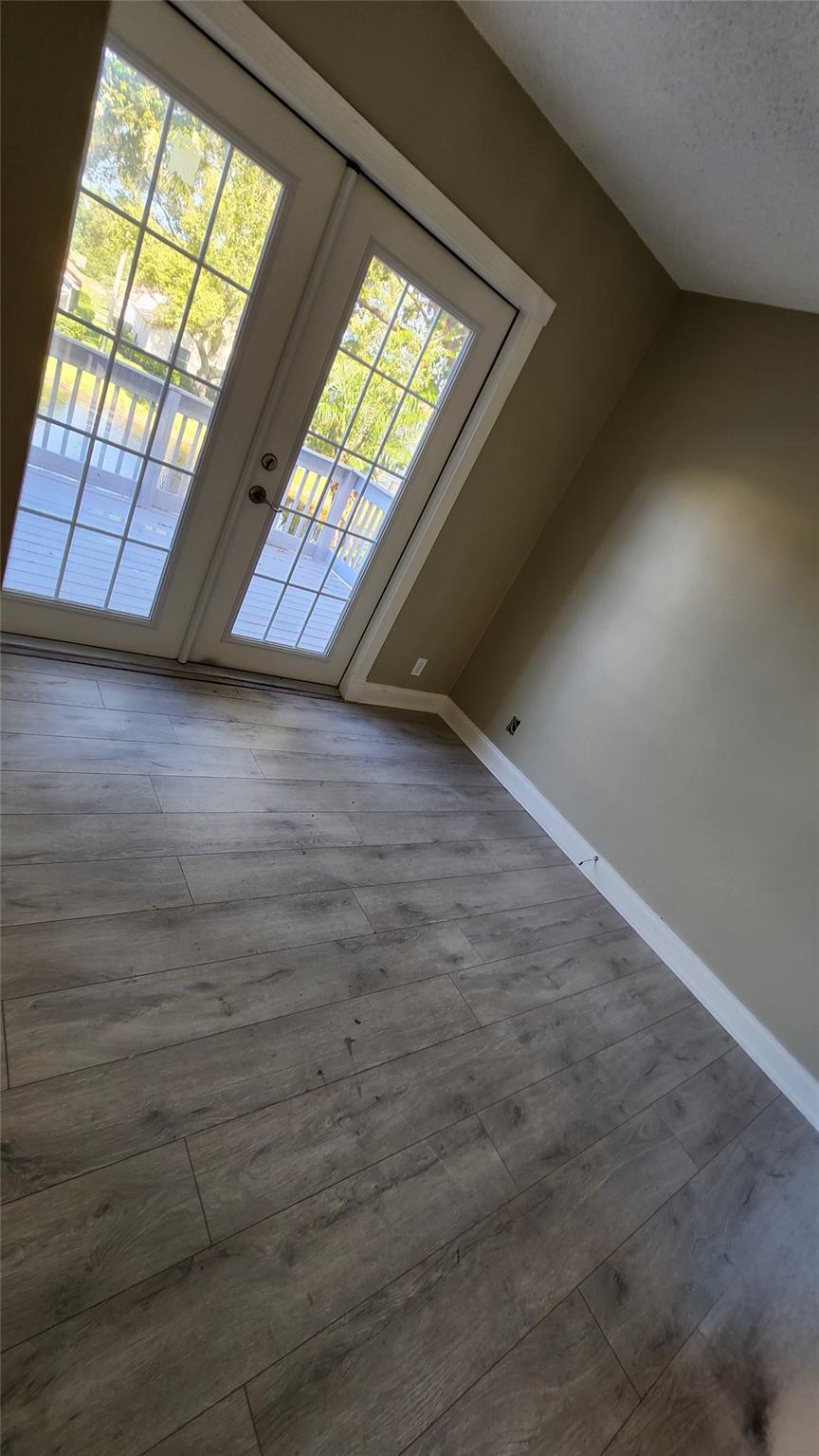 Rainbow Lakes Tr E - Residential Lease