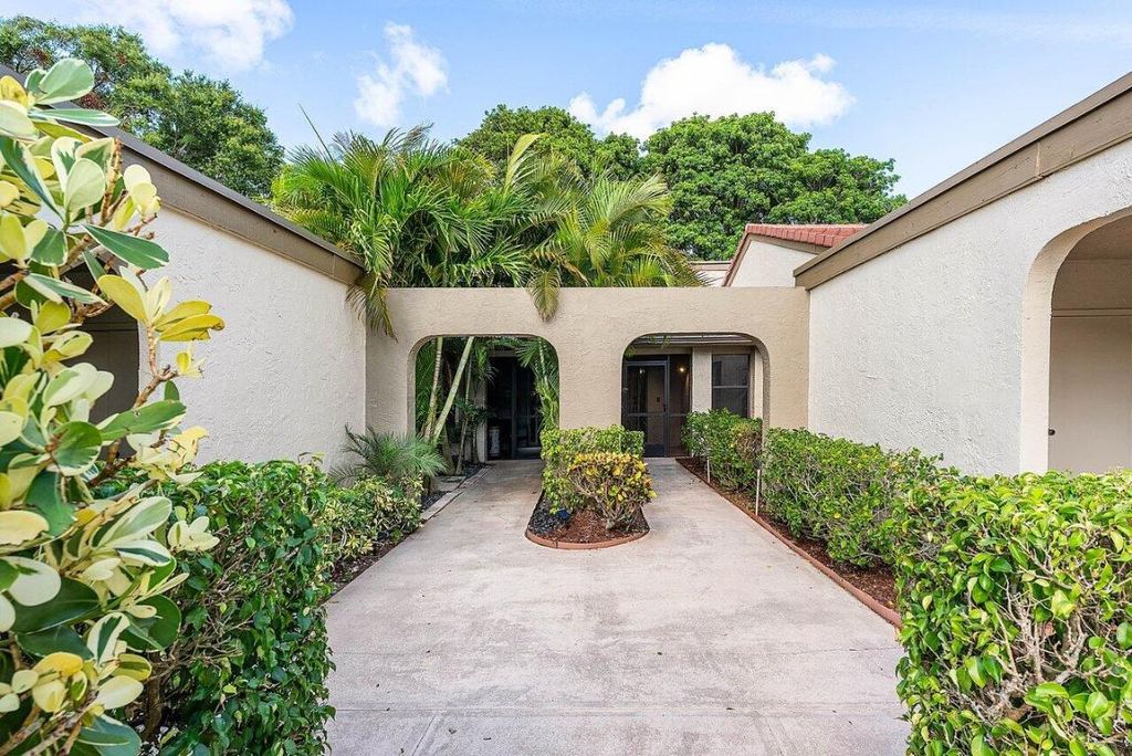 Photo of 5944 Forest Grove Drive #3, Boynton Beach, FL 33437 (MLS # R11102521)