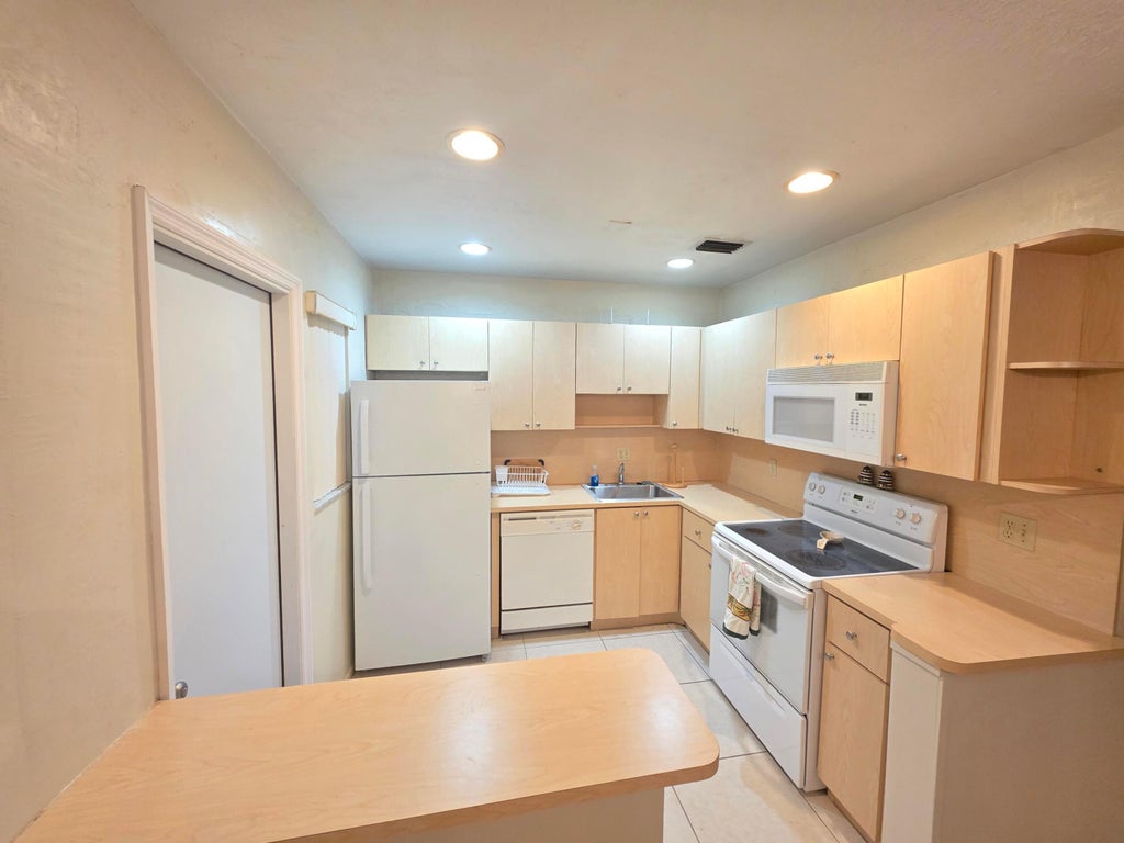 Photo of 700 LAYNE Boulevard #318B, Hallandale Beach, FL 33009 (MLS # B26064736)