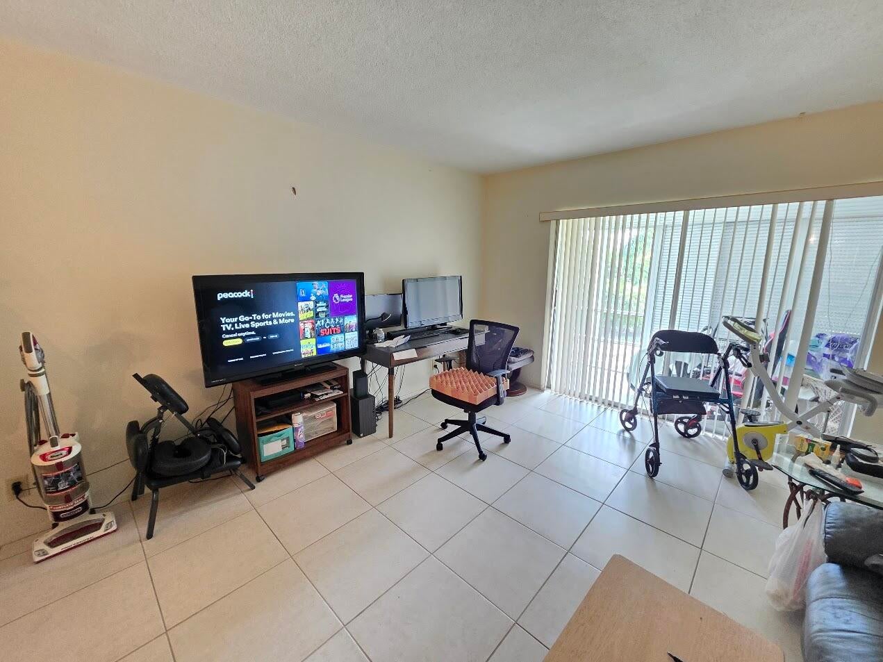 700 LAYNE Boulevard 318