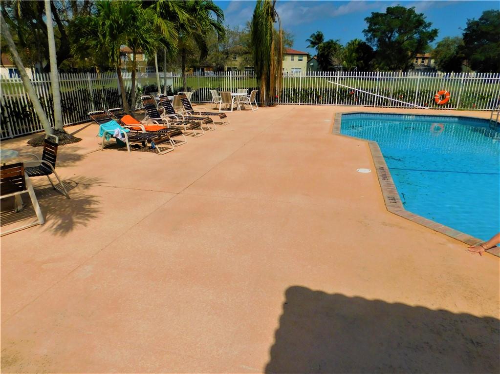 HAMMOCKS AT RIVERGLEN - Residential