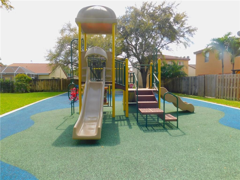 HAMMOCKS AT RIVERGLEN - Residential