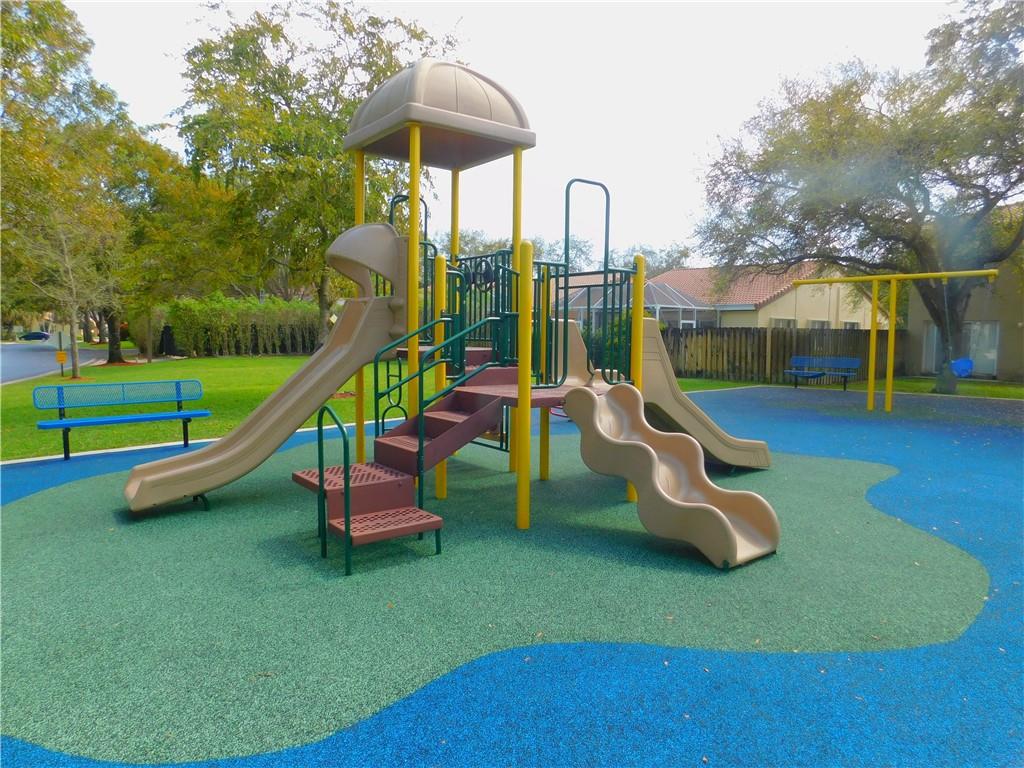 HAMMOCKS AT RIVERGLEN - Residential