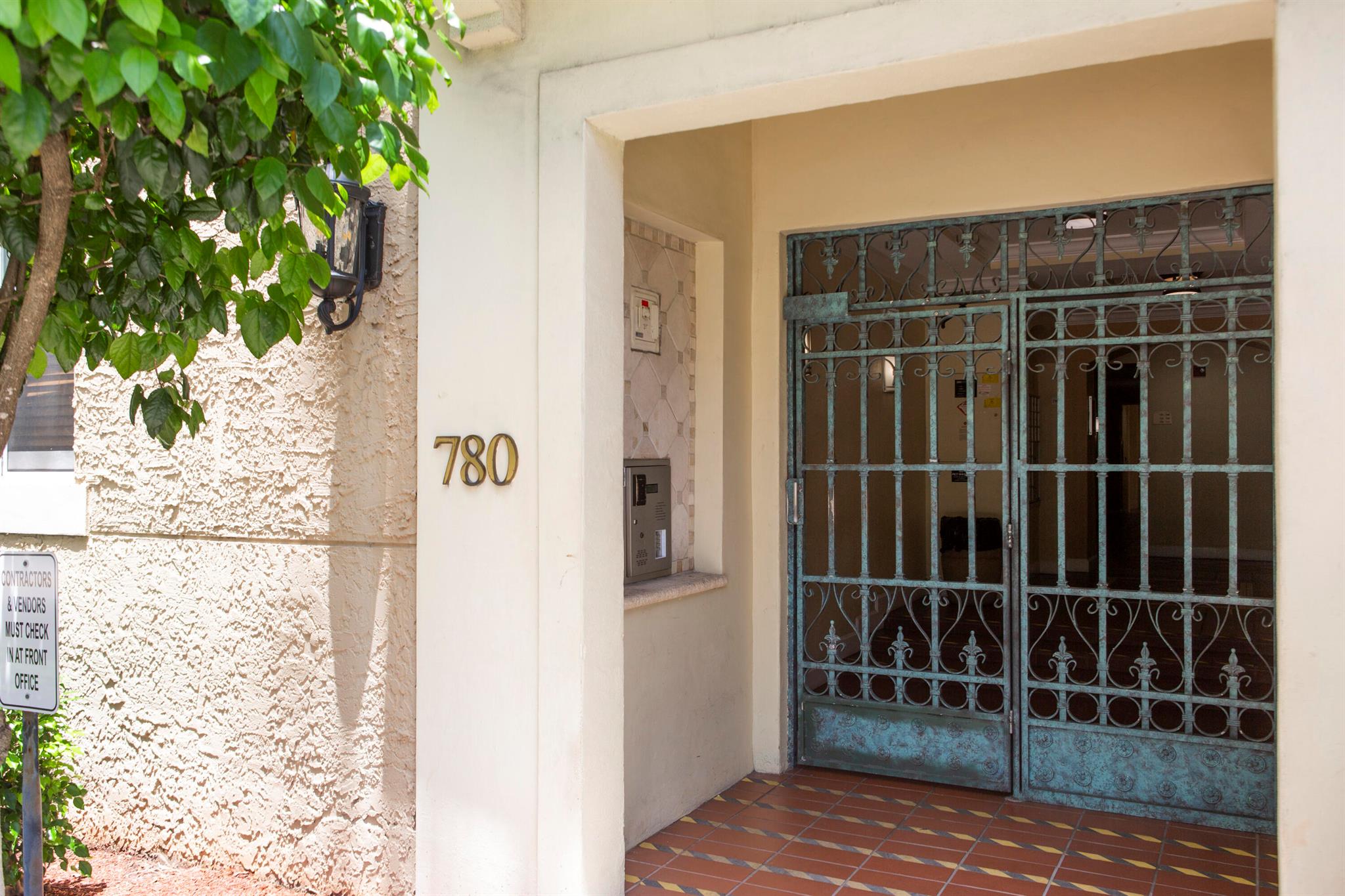 COURTYARDS IN CITYPLACE C - Residential Lease