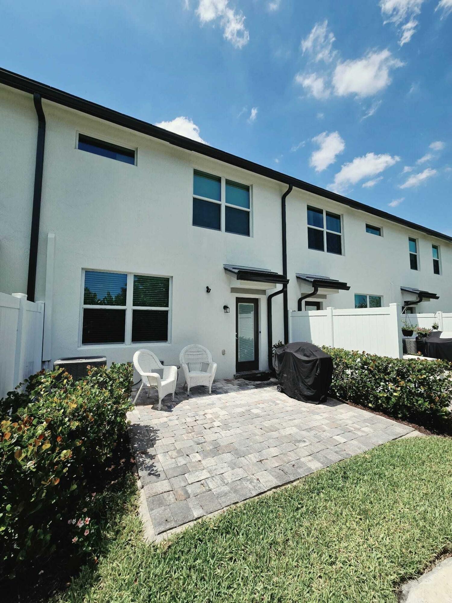 SOMERSET PLAZA - Residential Lease