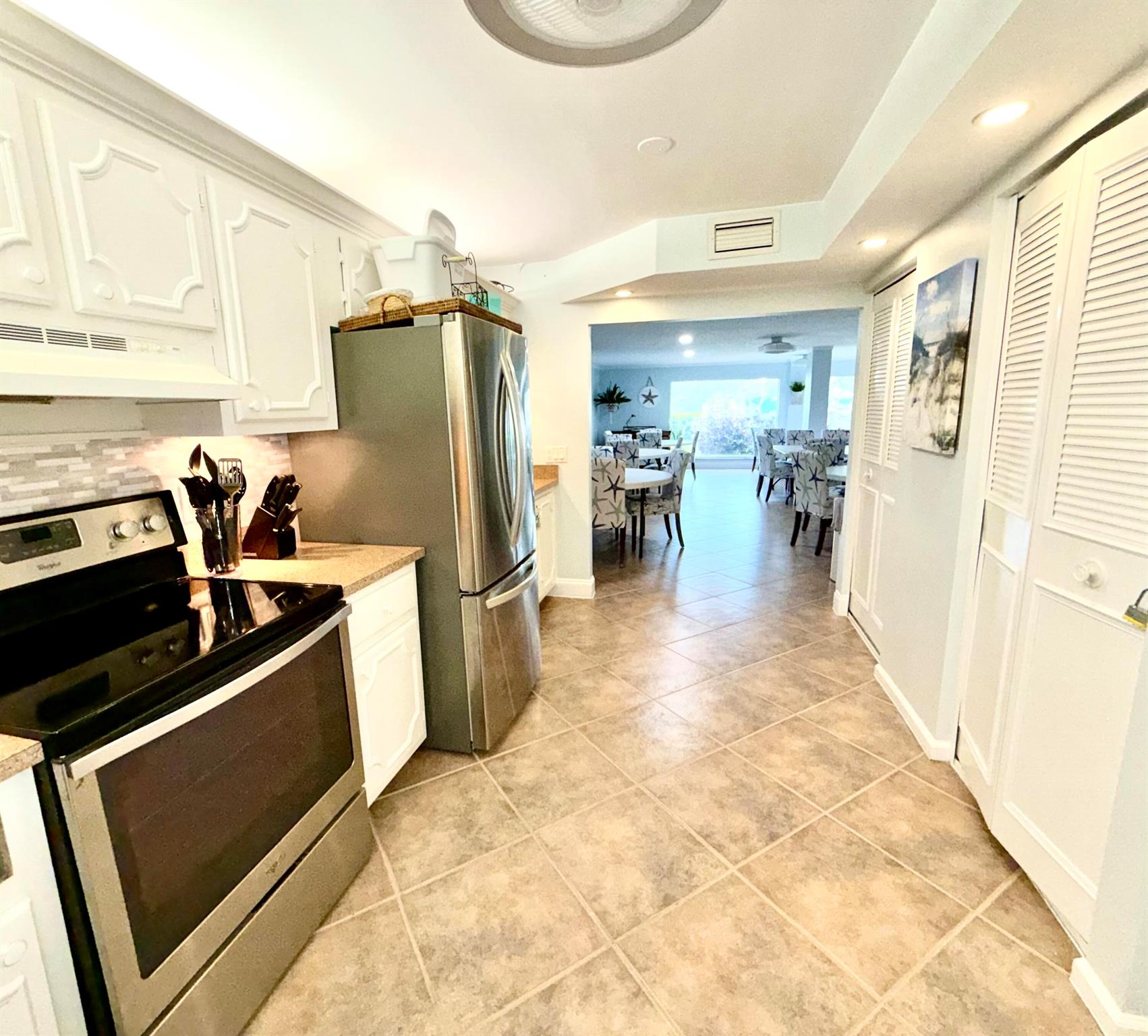 LAKE HARBOUR TOWERS CONDO - Residential