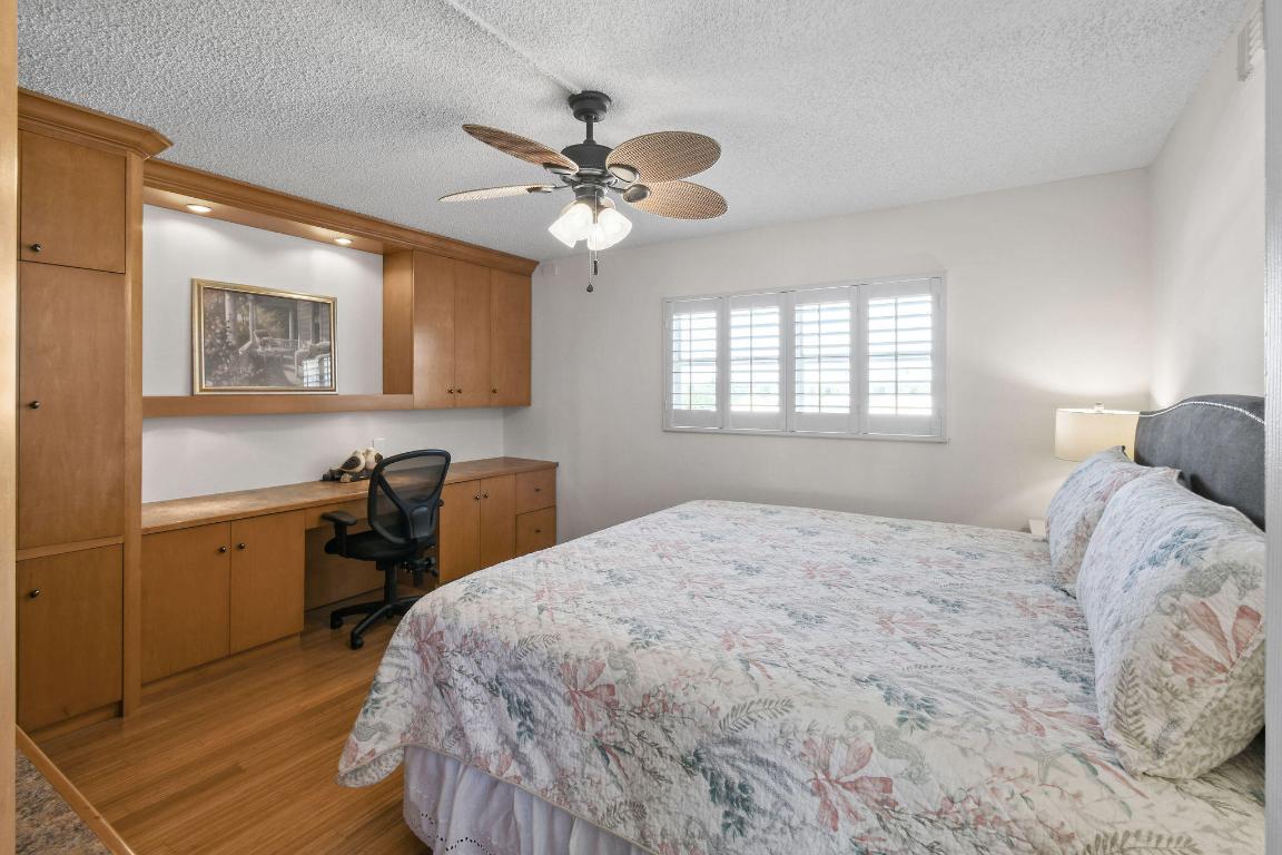 LAKE HARBOUR TOWERS CONDO - Residential