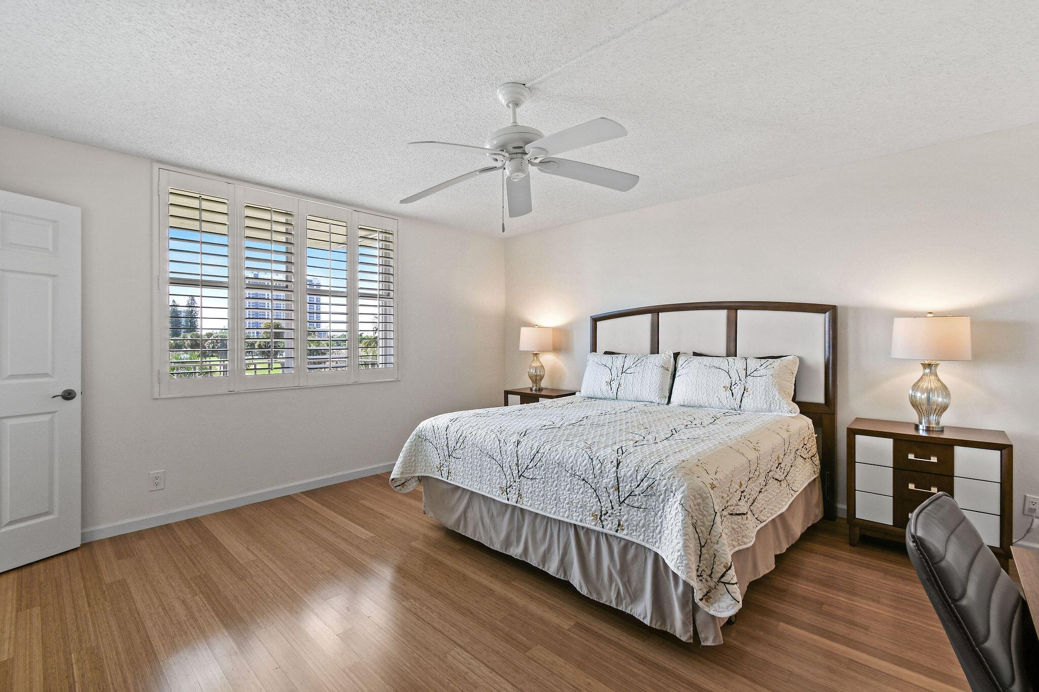 LAKE HARBOUR TOWERS CONDO - Residential