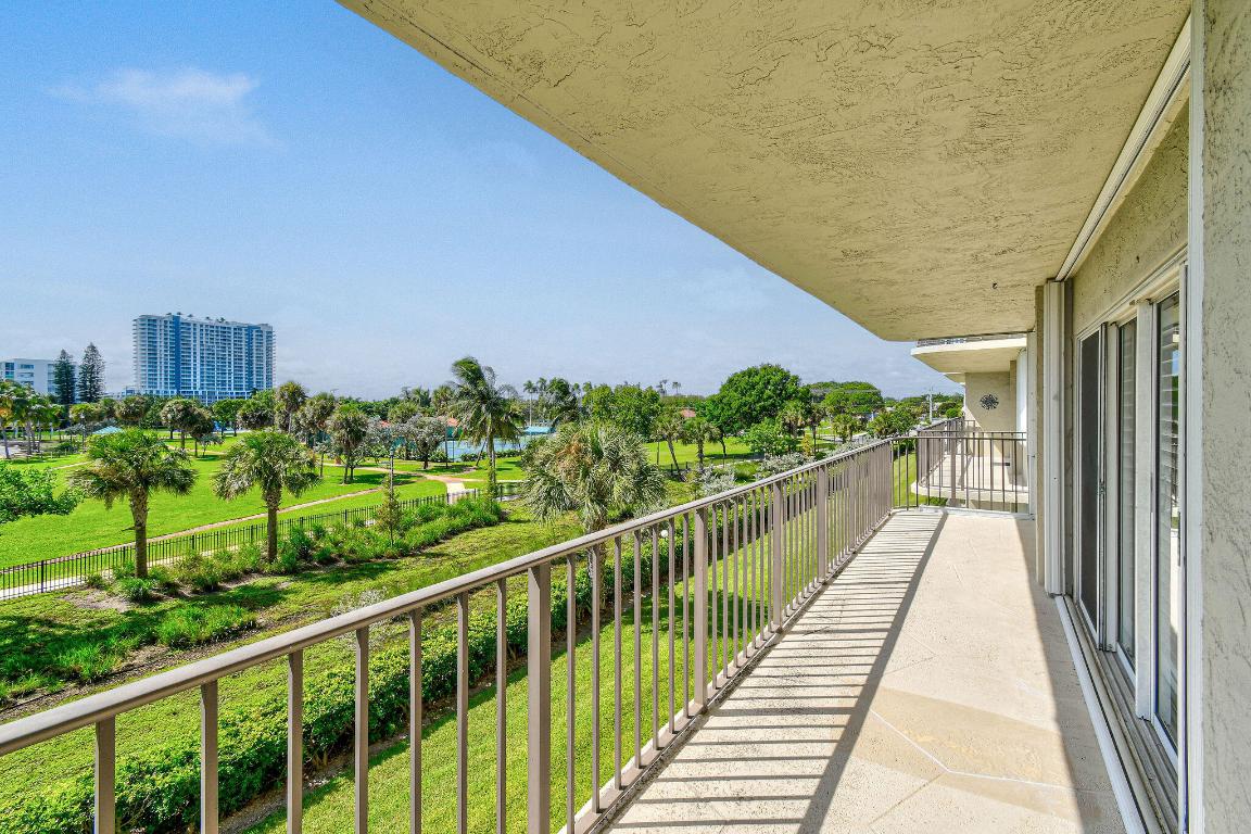 LAKE HARBOUR TOWERS CONDO - Residential