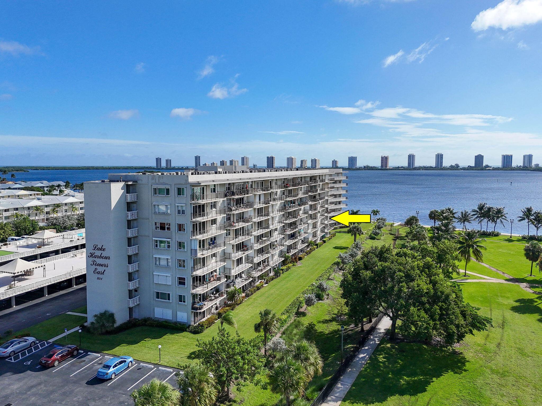 LAKE HARBOUR TOWERS CONDO - Residential