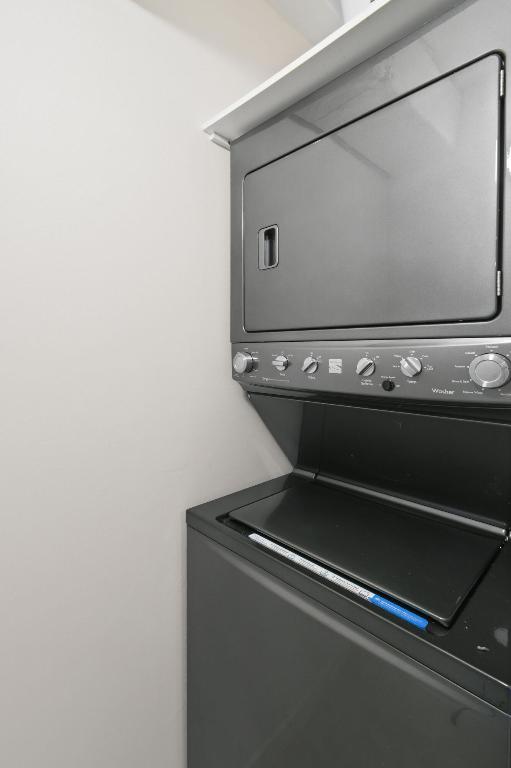 LAKE HARBOUR TOWERS CONDO - Residential