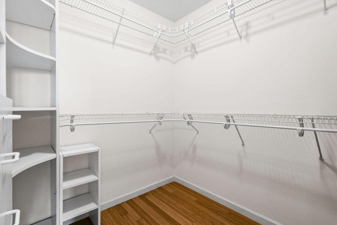 LAKE HARBOUR TOWERS CONDO - Residential