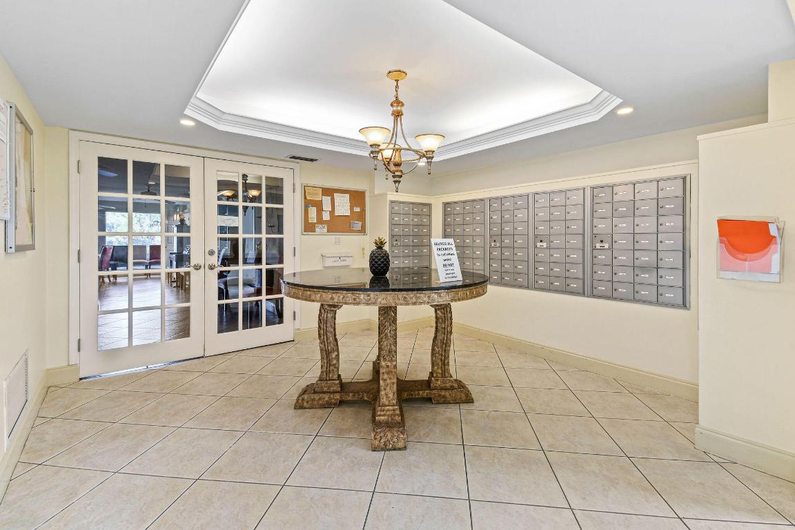 LAKE HARBOUR TOWERS CONDO - Residential