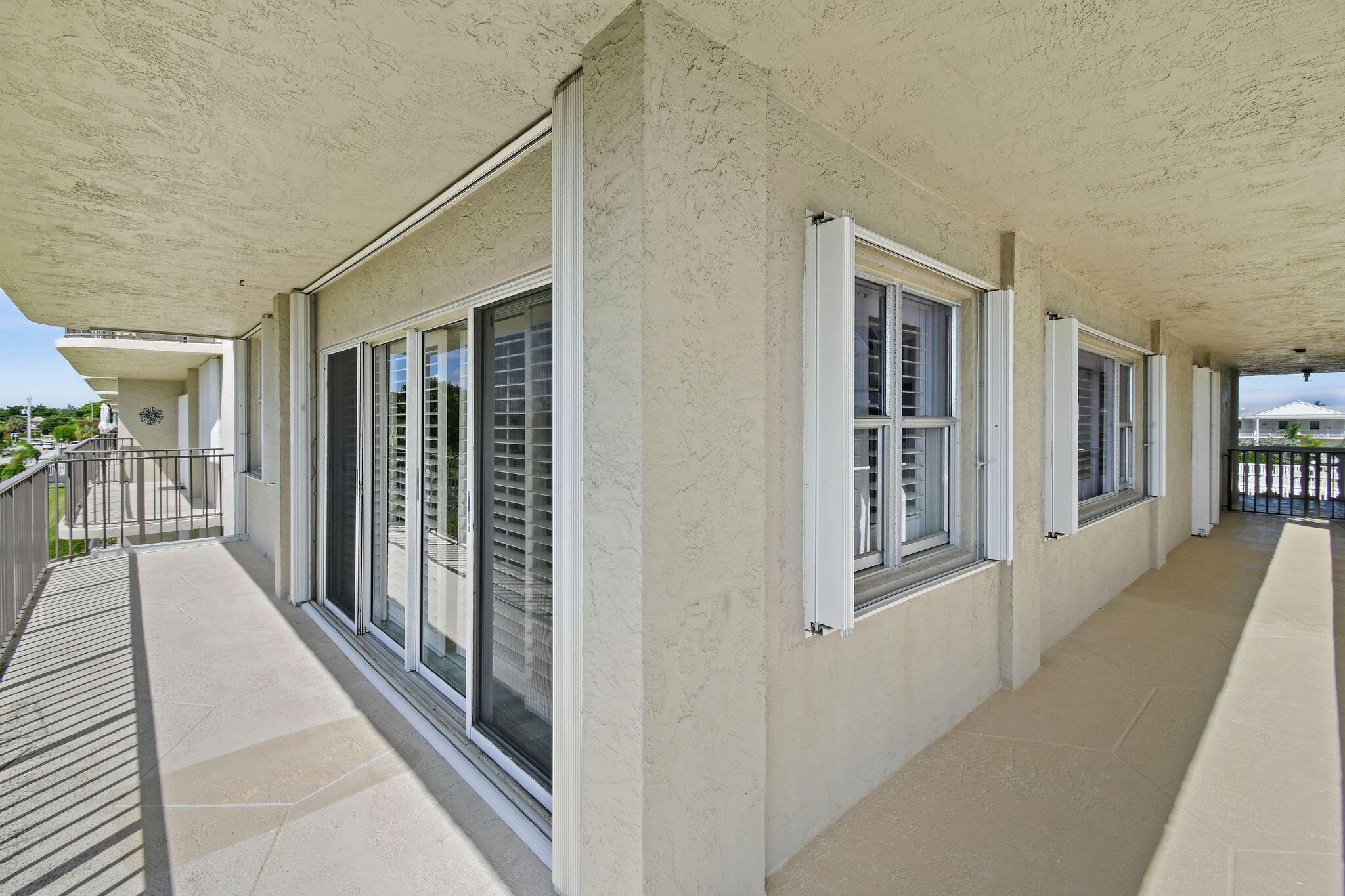 LAKE HARBOUR TOWERS CONDO - Residential