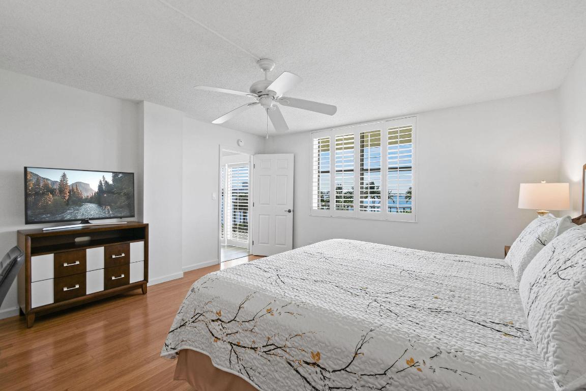 LAKE HARBOUR TOWERS CONDO - Residential