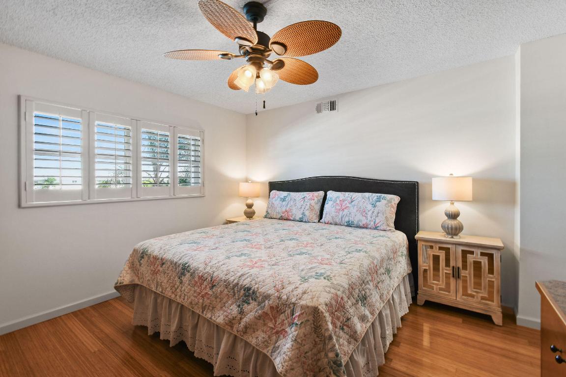 LAKE HARBOUR TOWERS CONDO - Residential