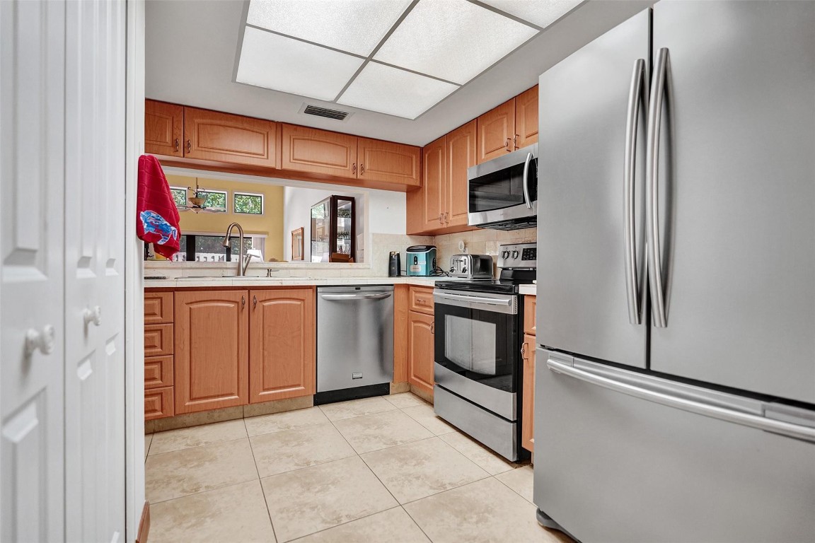 1400 NW 9th Avenue B-13