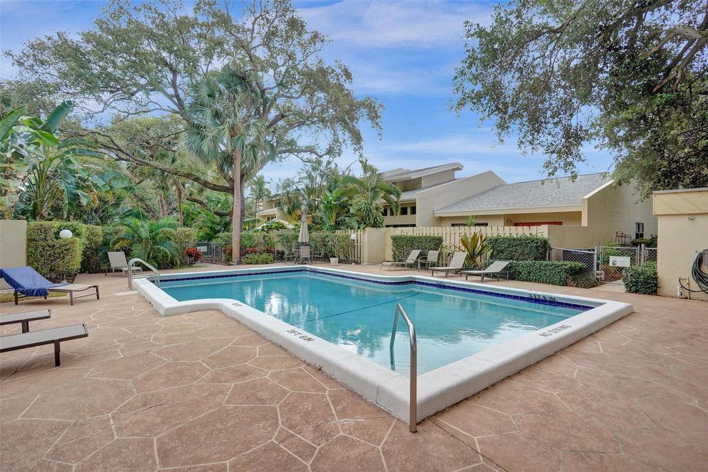 Photo of 1400 NW 9th Avenue #B-13, Boca Raton, FL 33486 (MLS # F10539638)