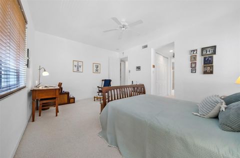 Townhouse in Lauderdale By The Sea FL 4625 Poinciana St St 28.jpg