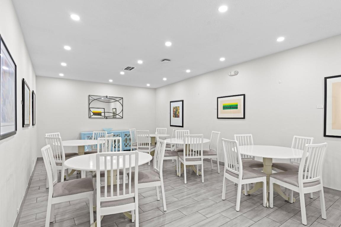 NO 99 PALM-AIRE COUNTRY CLUB - Residential