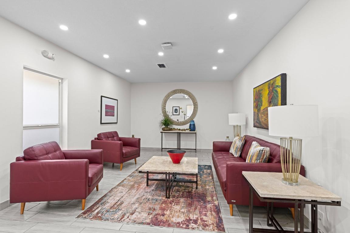 NO 99 PALM-AIRE COUNTRY CLUB - Residential