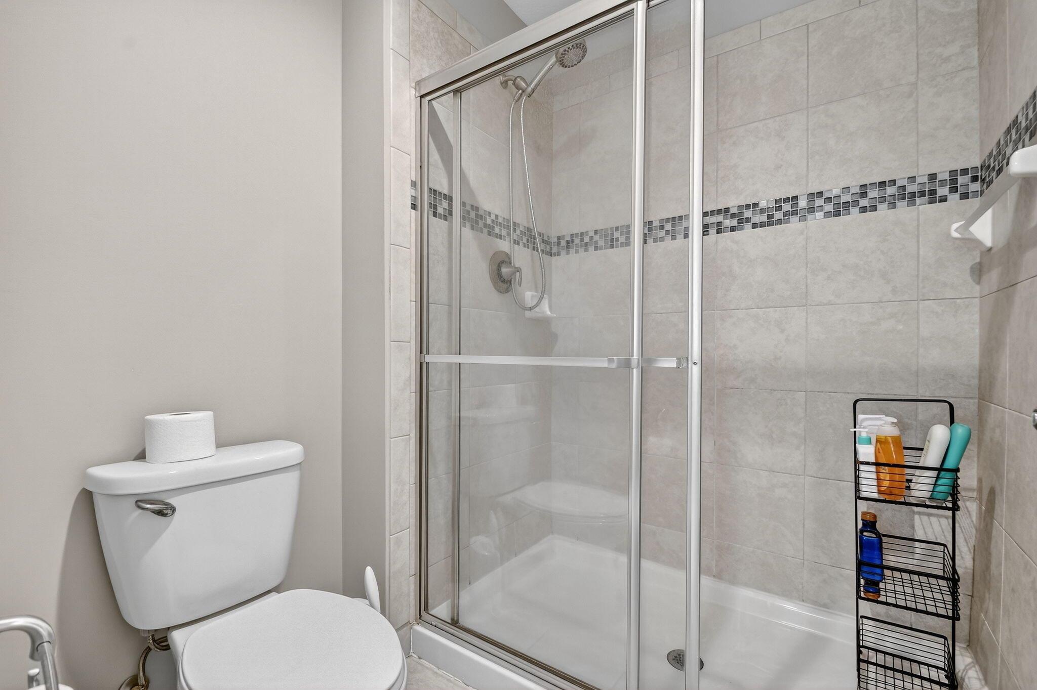 COLONY RESERVE AT LAKE WO - Residential Lease