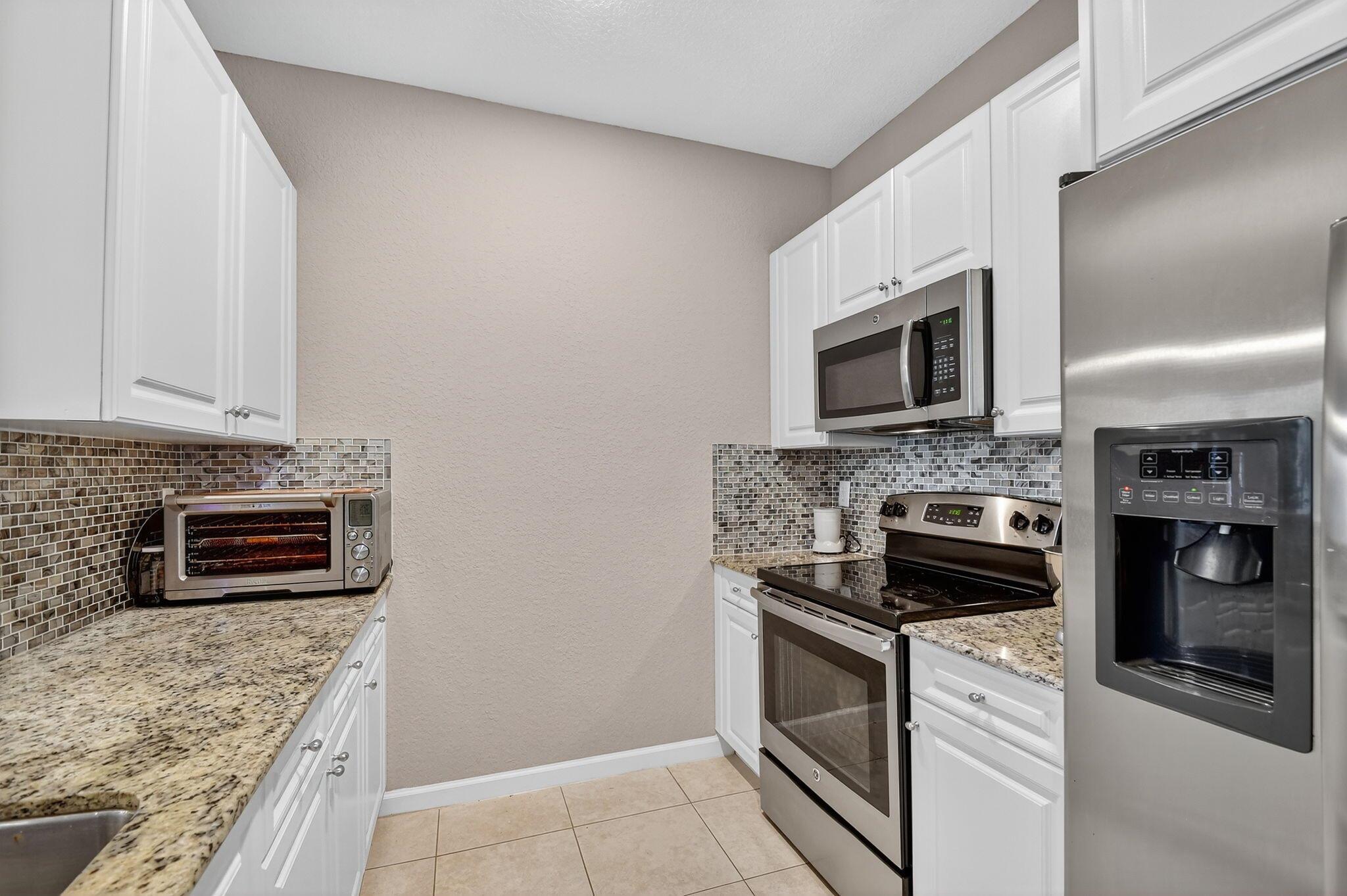 COLONY RESERVE AT LAKE WO - Residential Lease