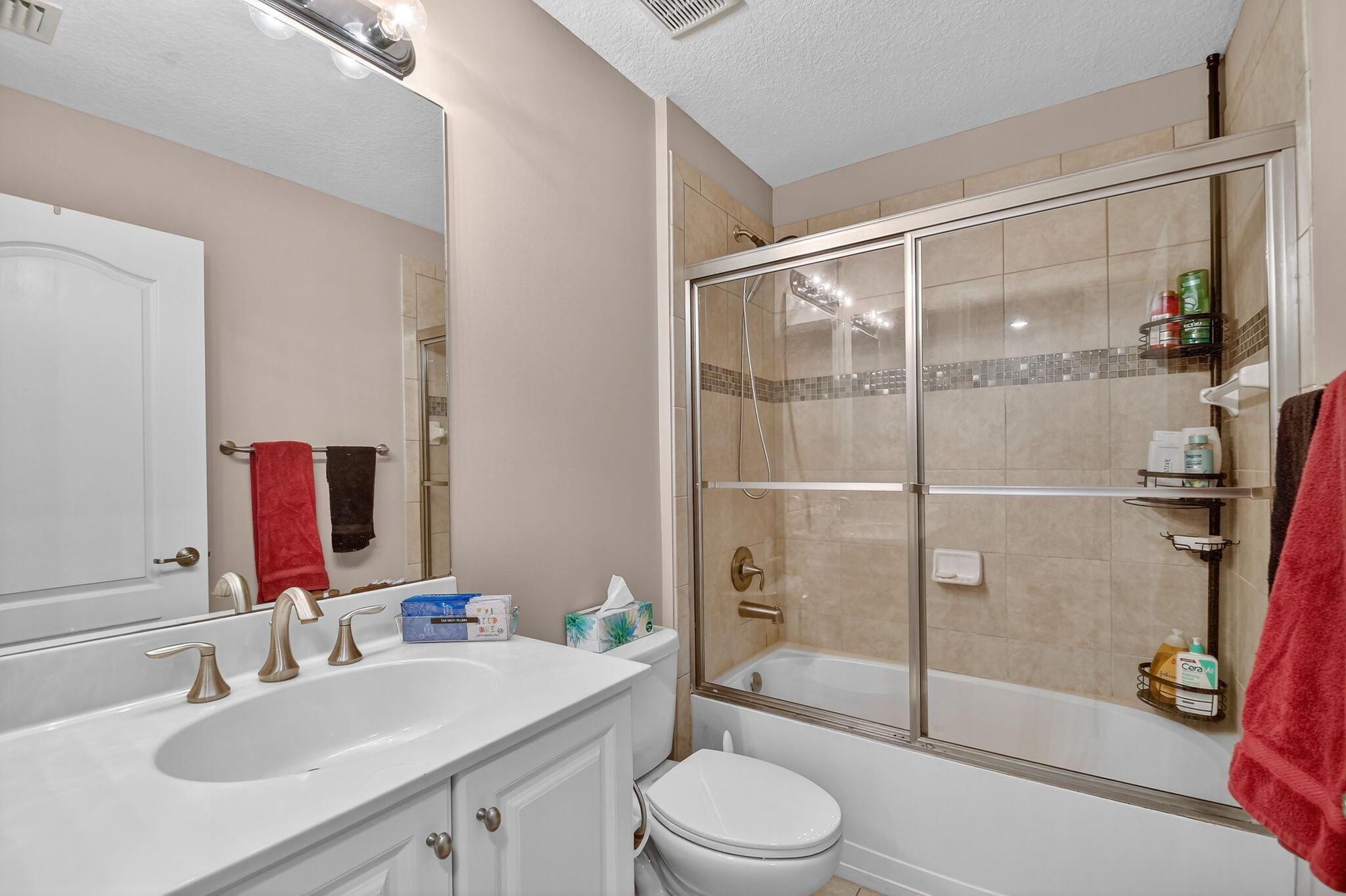 COLONY RESERVE AT LAKE WO - Residential Lease