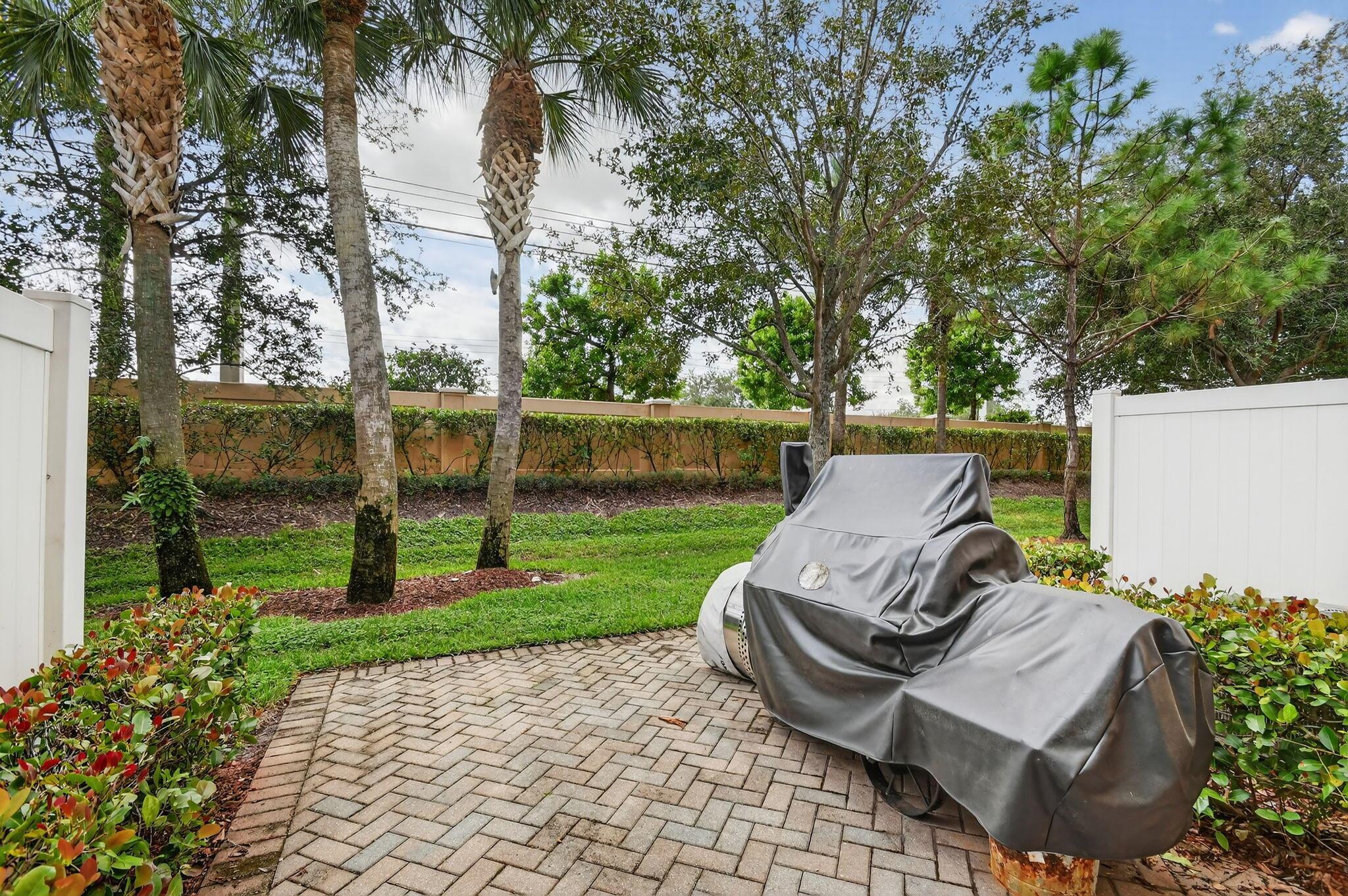 COLONY RESERVE AT LAKE WO - Residential Lease