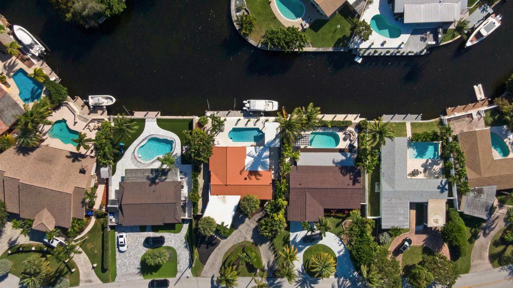 Photo of 1060 SE 9th Avenue, Pompano Beach, FL 33060 (MLS # R11149887)