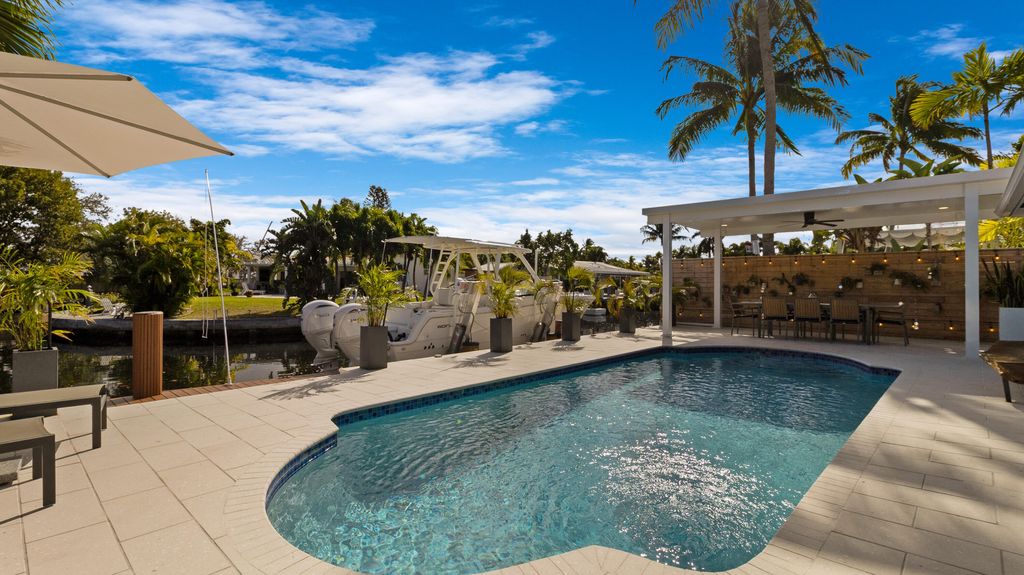 Photo of 1060 SE 9th Avenue, Pompano Beach, FL 33060 (MLS # R11149887)