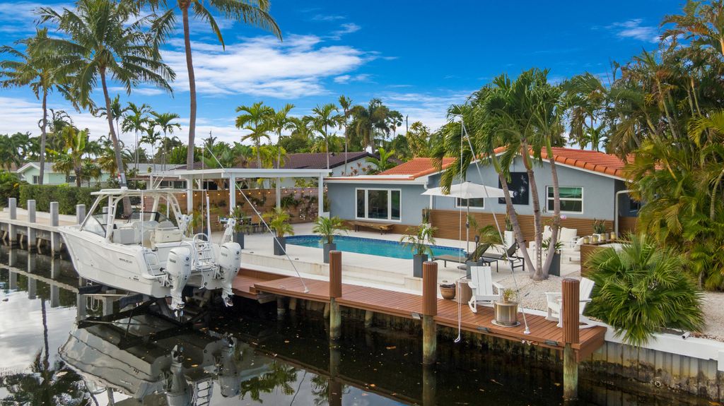 Photo of 1060 SE 9th Avenue, Pompano Beach, FL 33060 (MLS # R11149887)