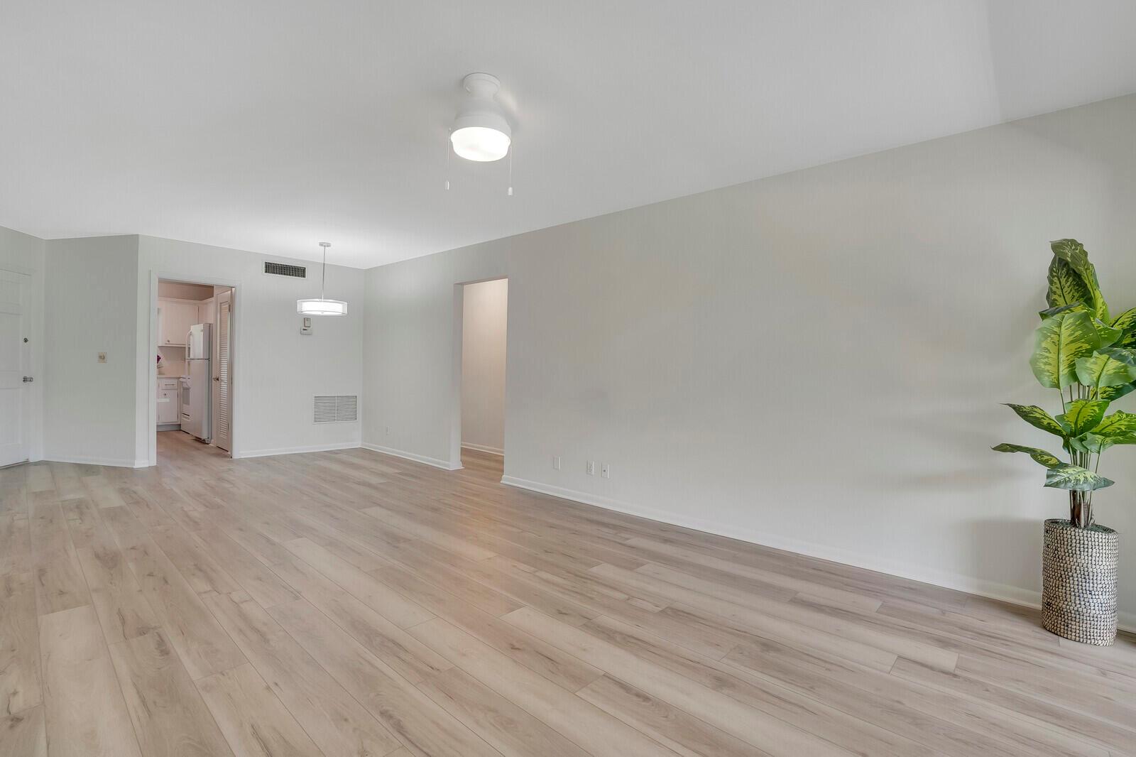 TEQUESTA GARDEN CONDO 6 - Residential