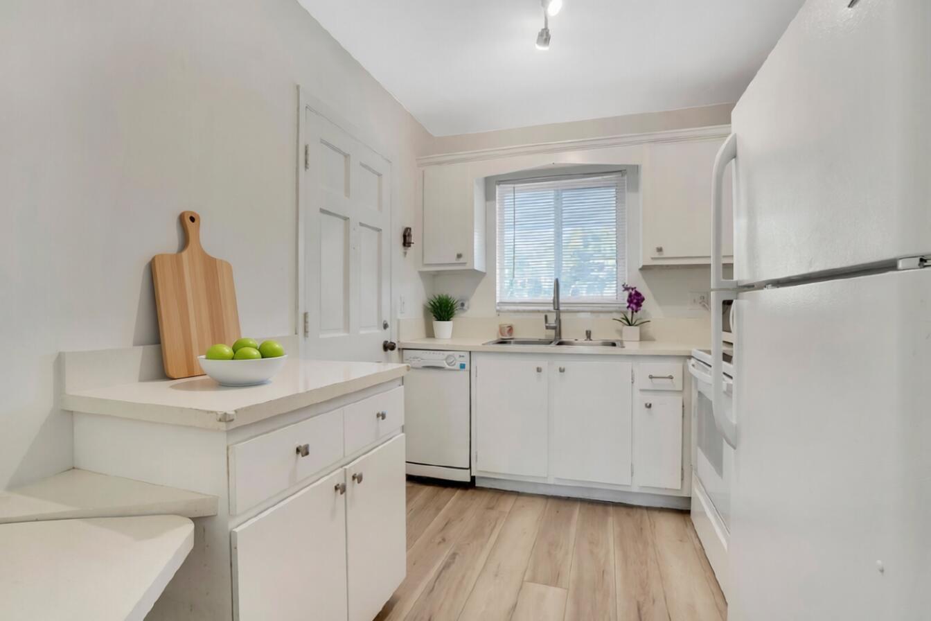 TEQUESTA GARDEN CONDO 6 - Residential