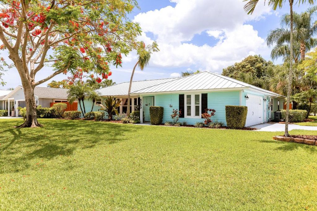 Photo of 4380 Butternut Street, Palm Beach Gardens, FL 33410 (MLS # R11096953)