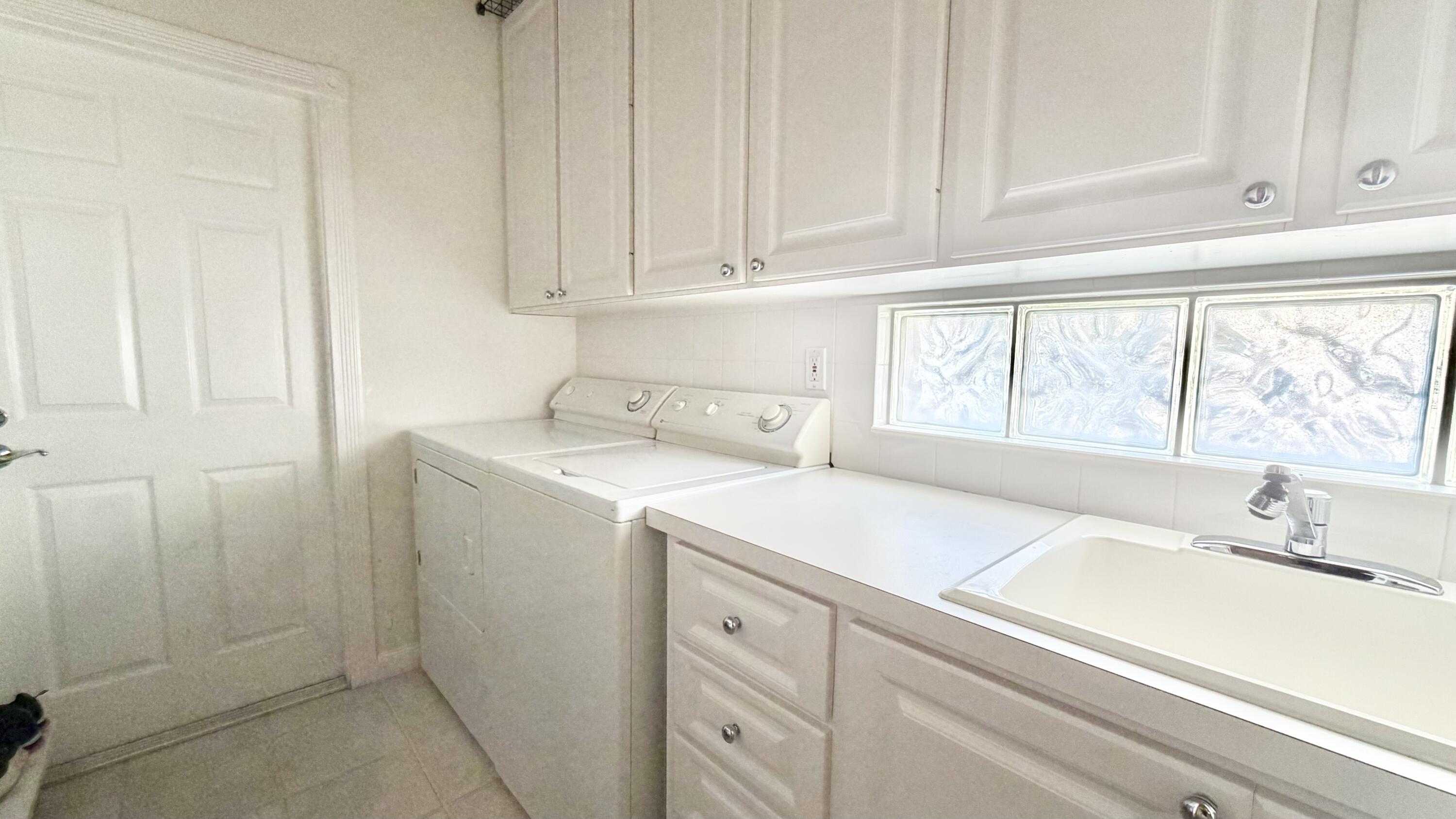 RIVERWALK - Residential