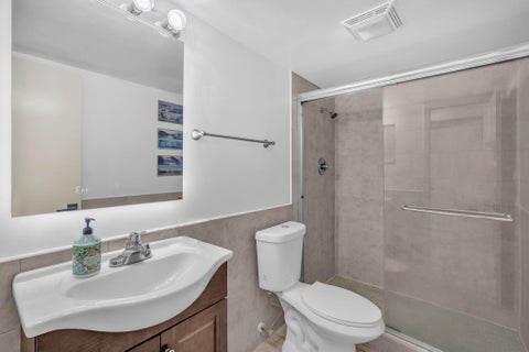 Tiny photo for 6921 Cypress Road #Apt B19, Plantation, FL 33317 (MLS # B26023140)