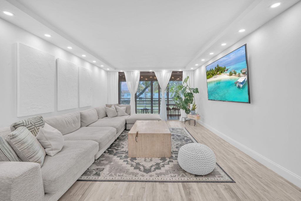 Photo of 6921 Cypress Road #Apt B19, Plantation, FL 33317 (MLS # B26023140)