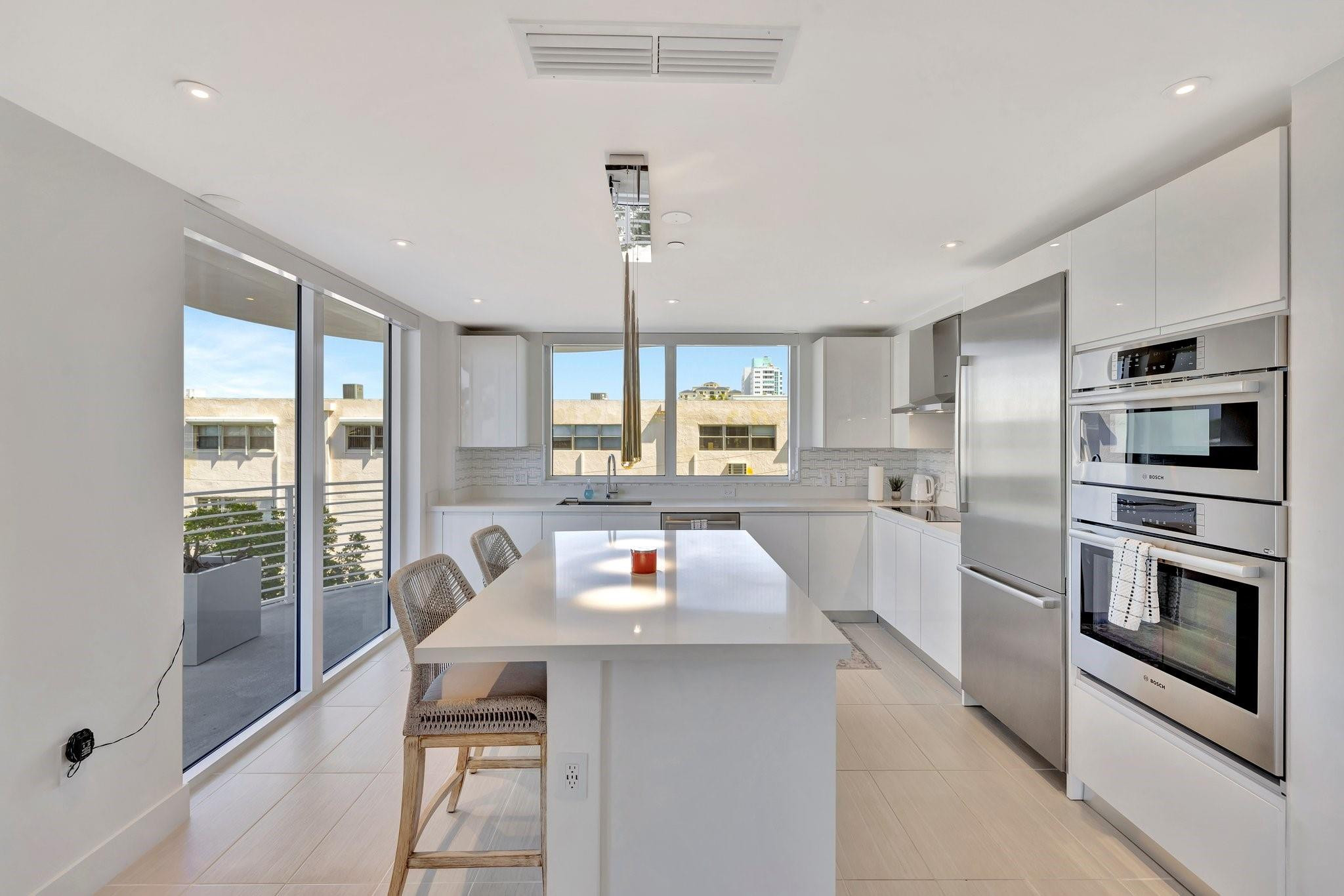 The Wave On Bayshore - Residential