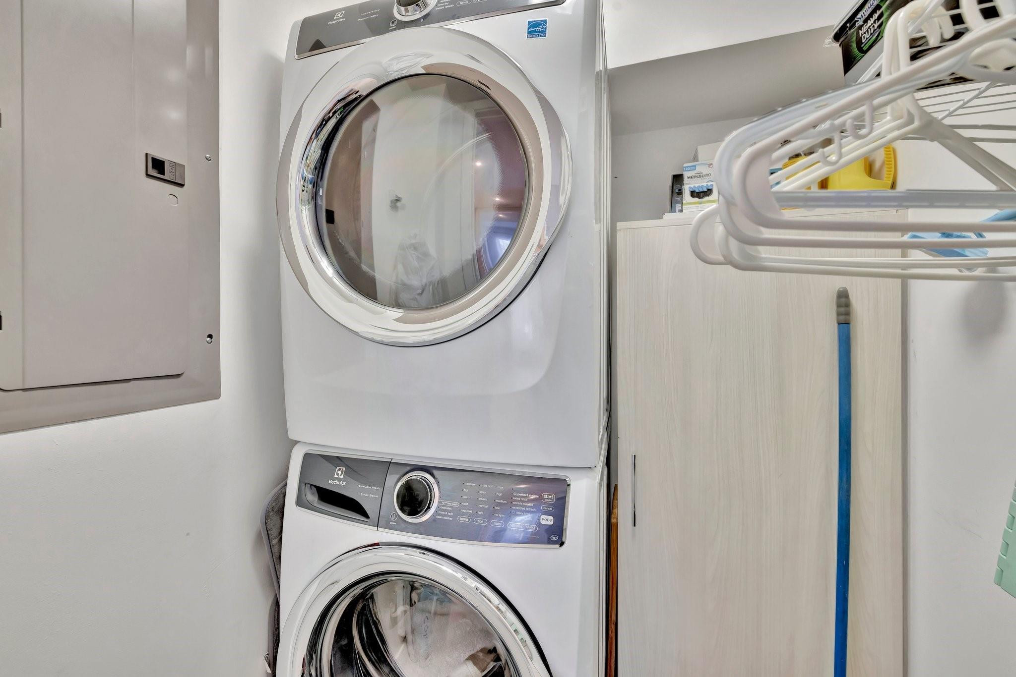 The Wave On Bayshore - Residential