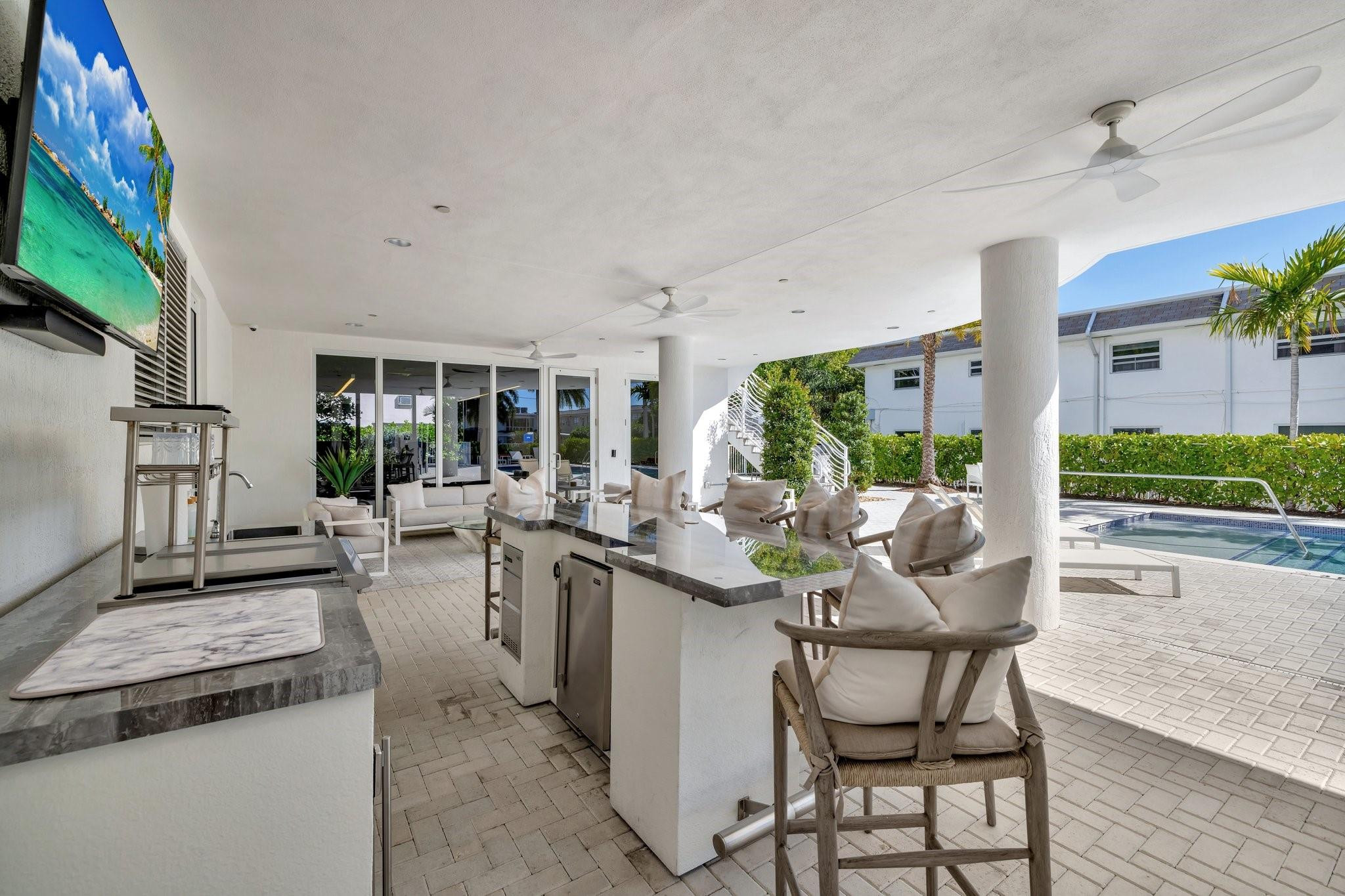 The Wave On Bayshore - Residential