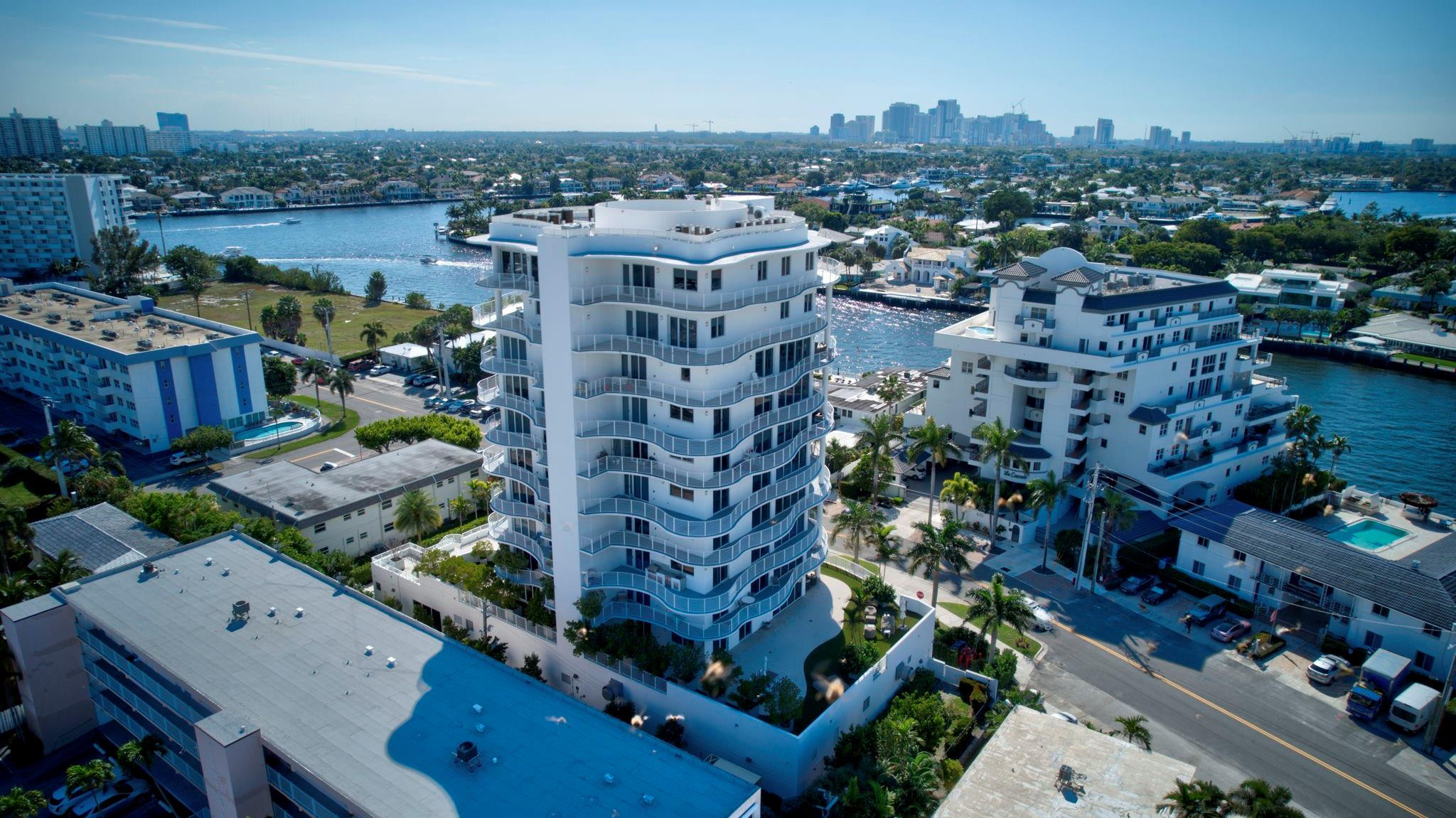 The Wave On Bayshore - Residential