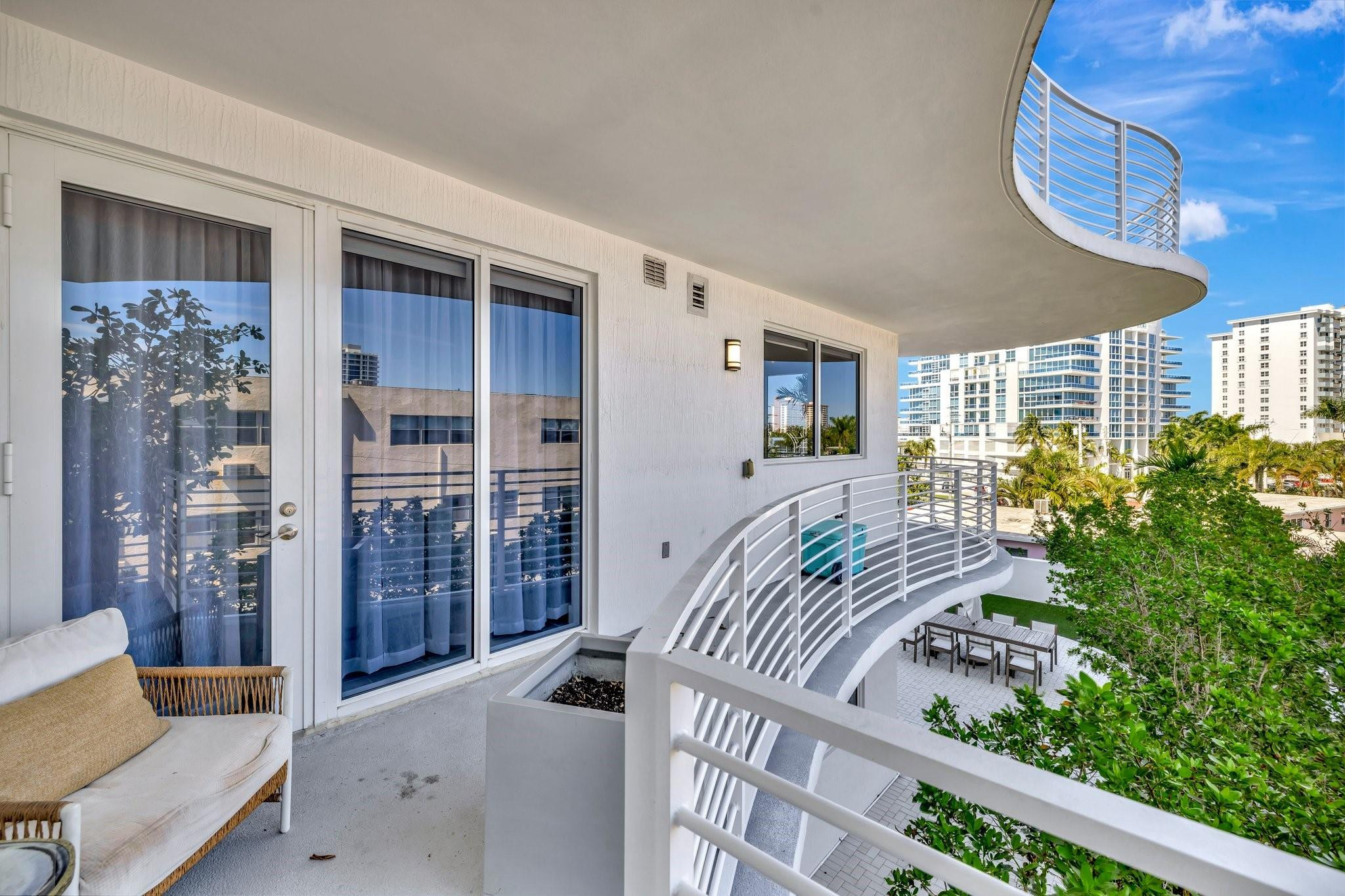 The Wave On Bayshore - Residential