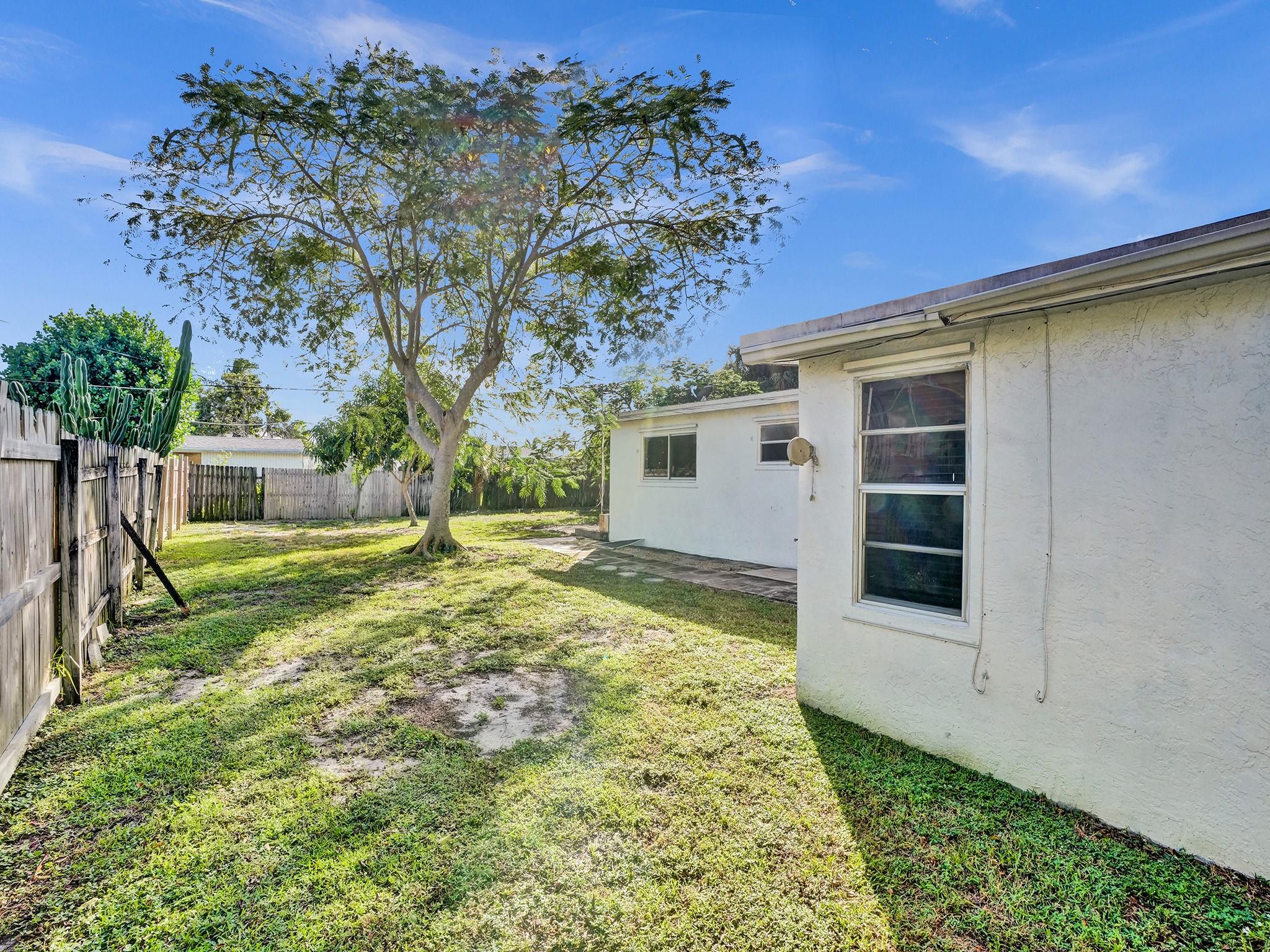 Bahama Heights 02 - Residential