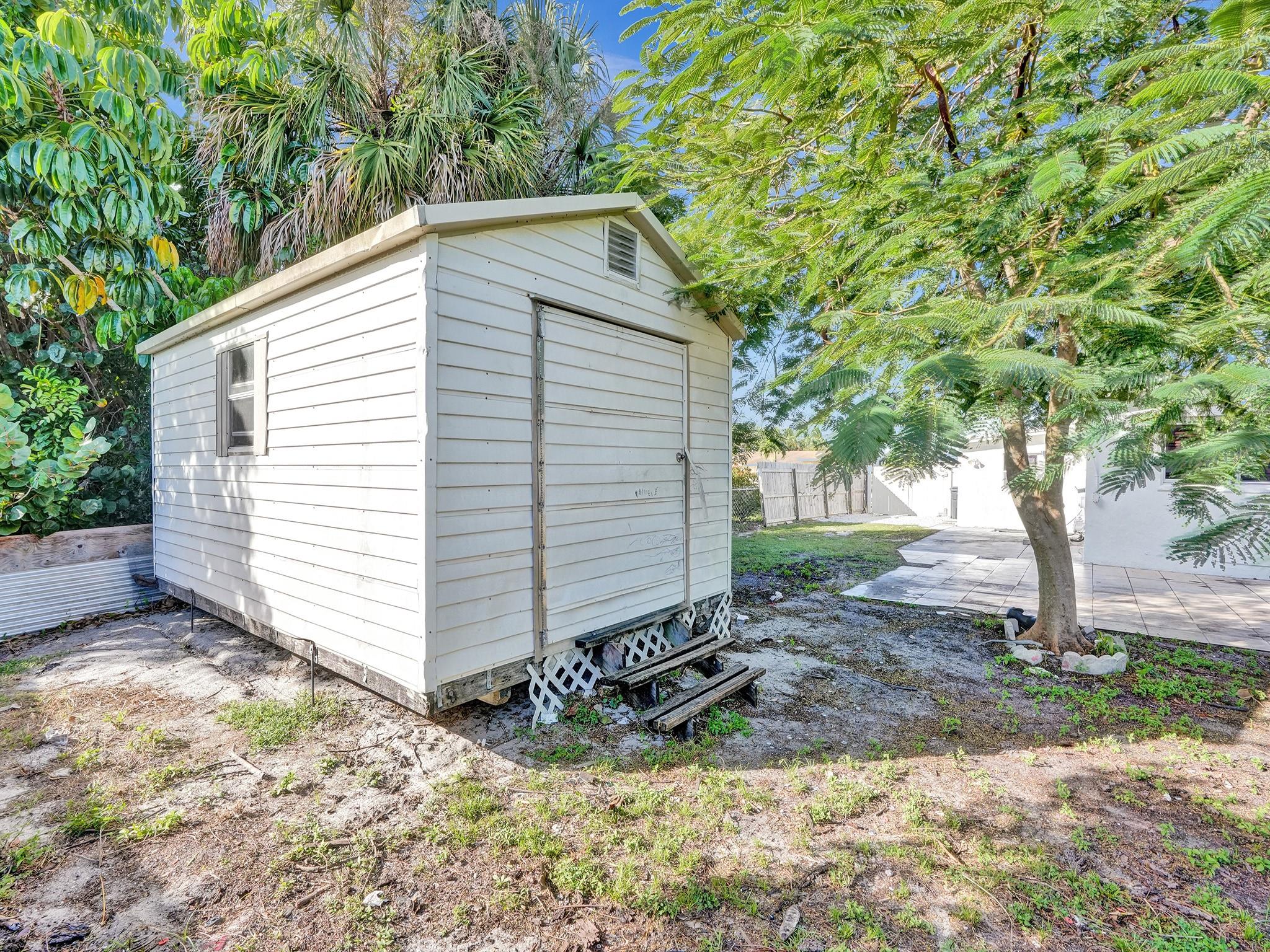 Bahama Heights 02 - Residential