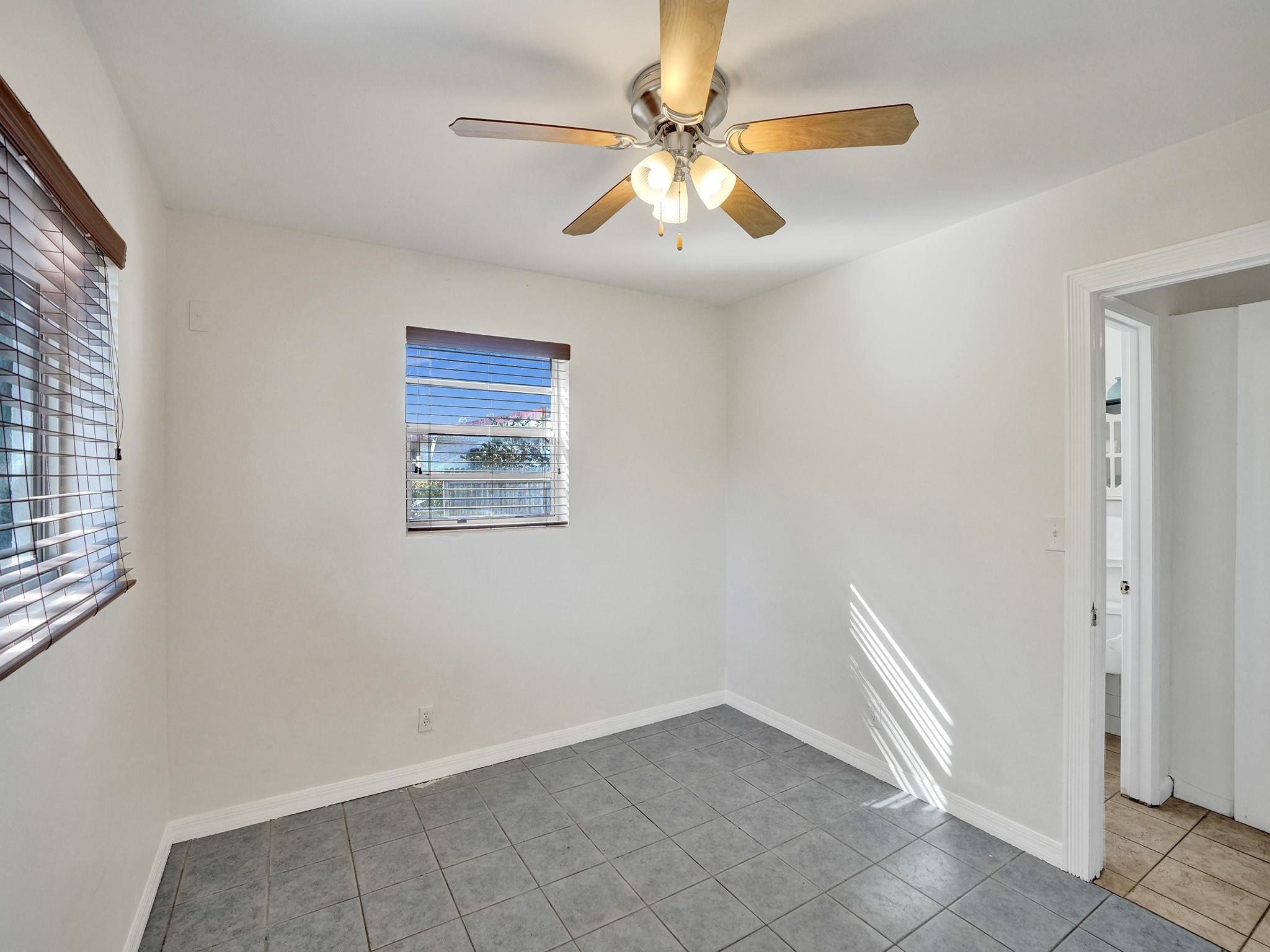Bahama Heights 02 - Residential