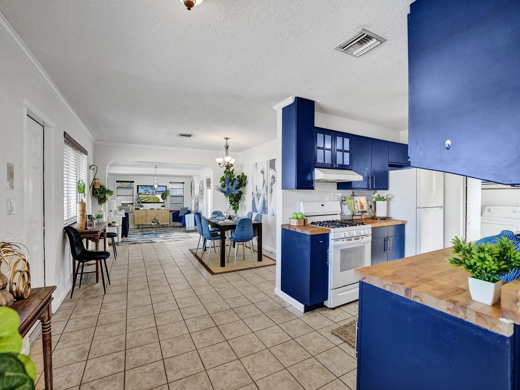 Bahama Heights 02 - Residential